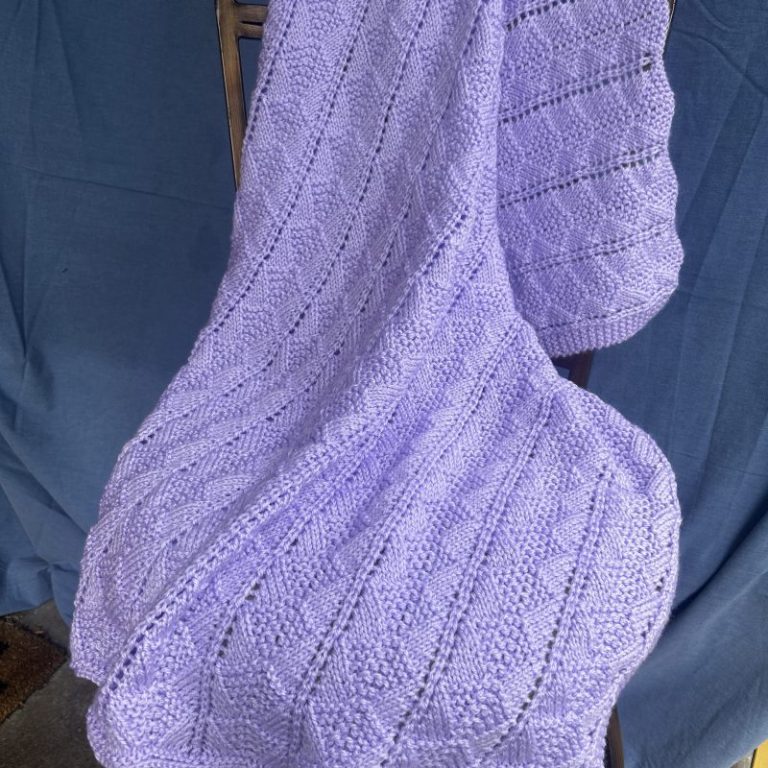 Lilac Fan-and-Shell Pattern Baby/Toddler Blanket